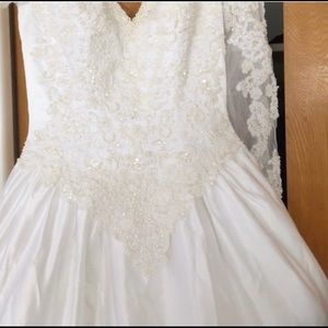 NEW Wedding gown